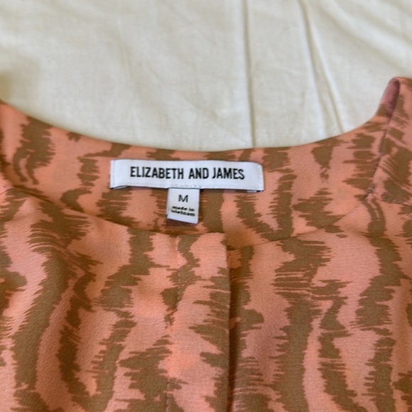 ELIZABETH AND JAMES Women’s Peach Print Drop Button-Front Top size M - Picture 4 of 6
